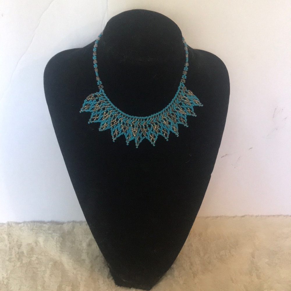 “TURQUOISE AND SILVER” Vintage  Beaded Delicate Necklace. - Picture 4 of 8